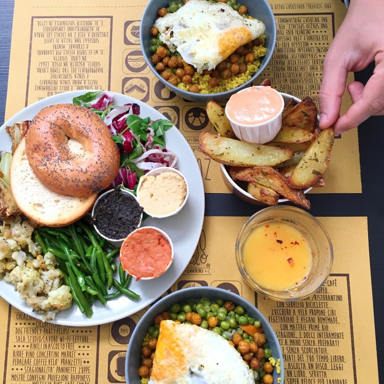 dove mangiare veg nelle Marche | Zucchero a vELò | Foodtrip and More