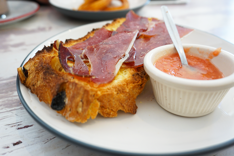 Pan tomate e Jamon Serrano Madrid | Foodtrip and More