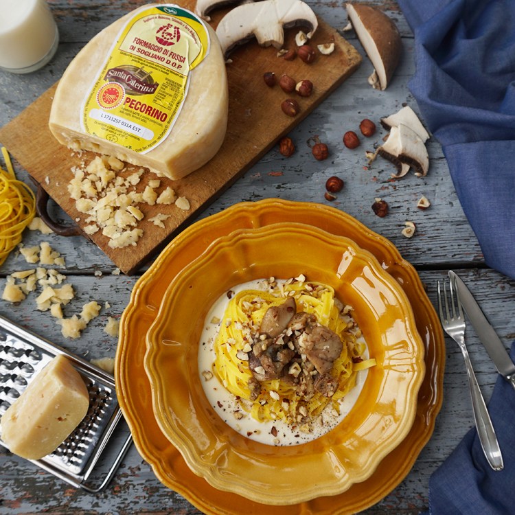 Tagliatelline cn fodnuta di fossa porcini e nocciole | foodtripandmore