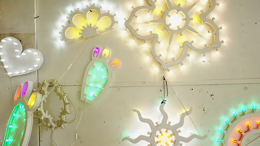 botteghe e shopping in salento | Luminarie sfilata Dior | Foodtrip and mORE